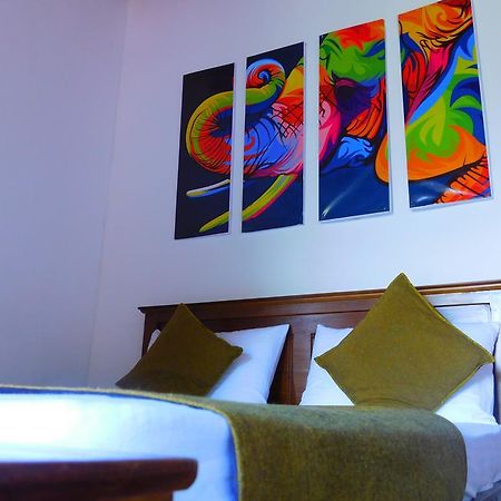Mount Mirror Resort Kandy Exterior photo