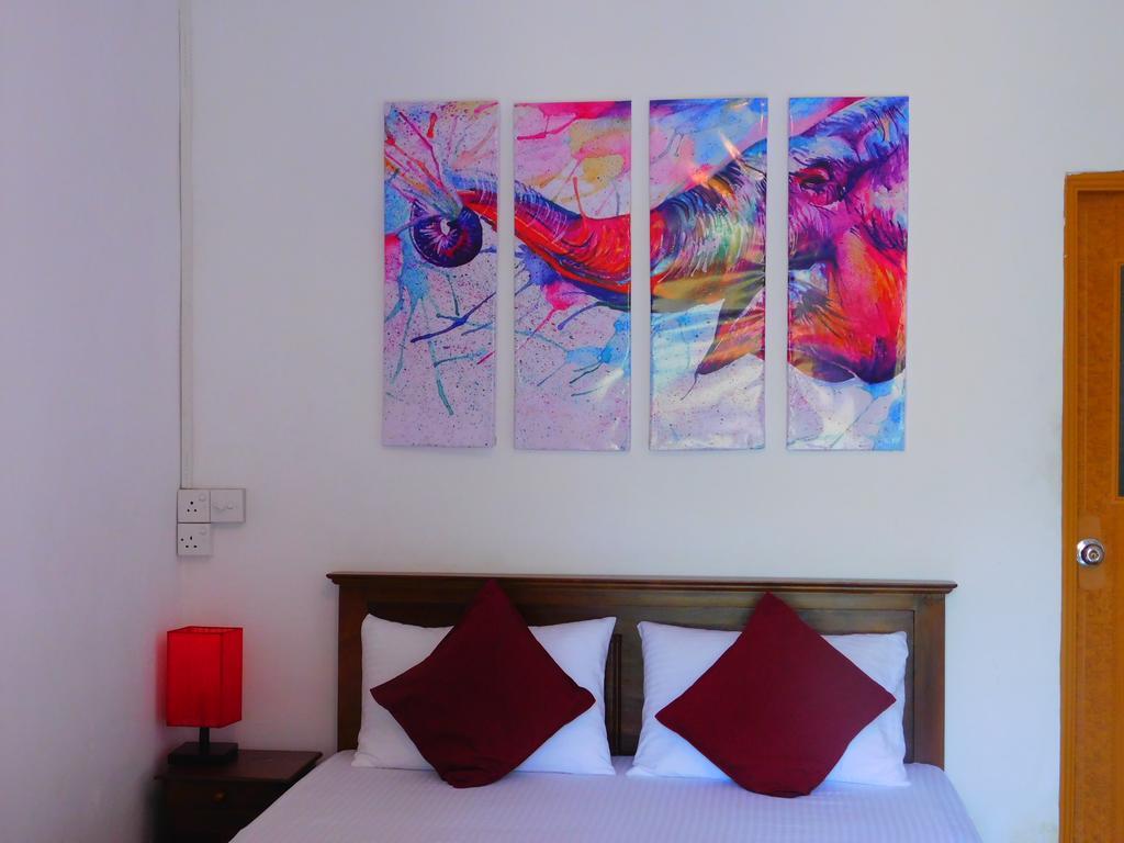 Mount Mirror Resort Kandy Exterior photo